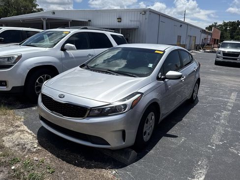 Used 2018 Kia Forte LX FWD image 2
