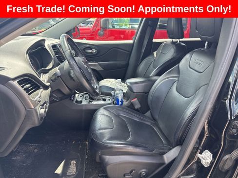 Used 2019 Jeep Cherokee Limited AWD/4WD image 3