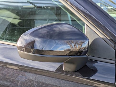 New 2026 Volkswagen Taos SE image 12