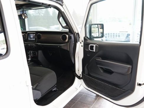 Used 2018 Jeep Wrangler Unlimited Sport S image 40