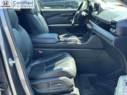 Certified 2025 Honda Pilot EX-L image 6