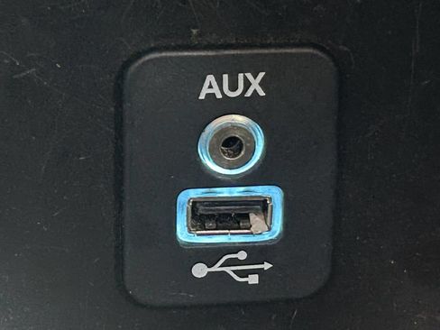 Used 2018 Dodge Journey SXT w/ Connectivity Group FWD image 17