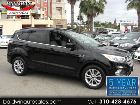 Used 2017 Ford Escape SE w/ Equipment Group 201A FWD image 1