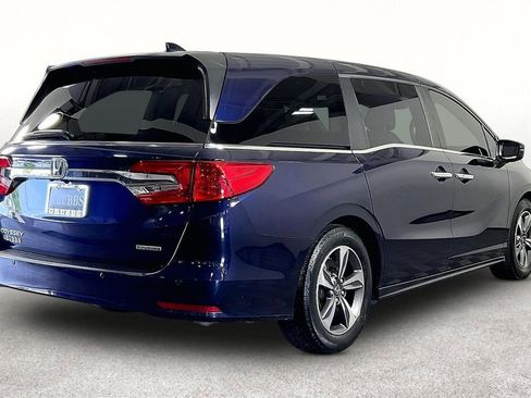 Used 2019 Honda Odyssey Touring image 2