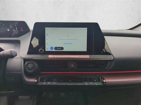 Used 2025 Toyota Prius Plug-In Hybrid image 16