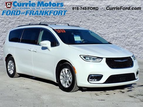 Used 2022 Chrysler Pacifica Touring-L image 1