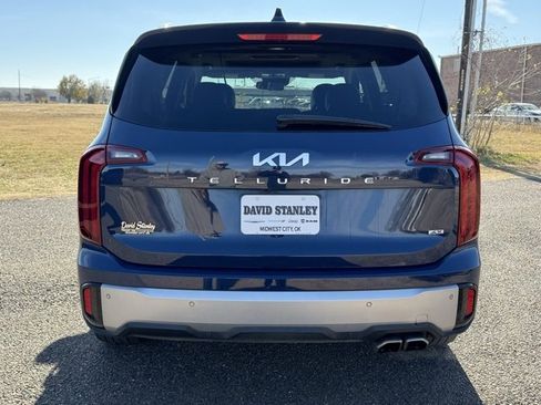 Used 2023 Kia Telluride S w/ S Sunroof Package image 5