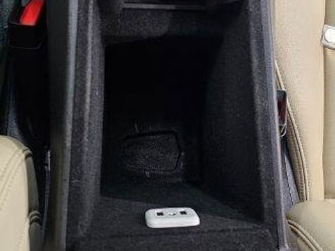 Used 2017 Cadillac XT5 FWD image 19