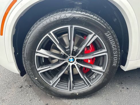 New 2026 BMW X5 xDrive40i w/ M Sport Package AWD/4WD image 7