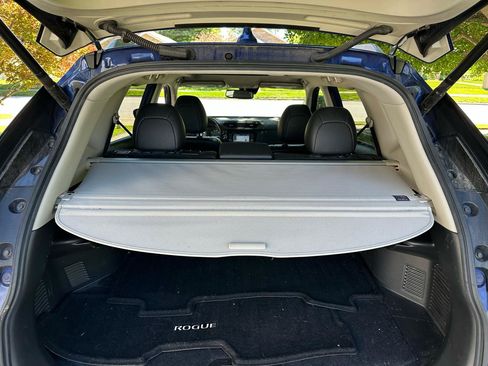 Used 2017 Nissan Rogue SL w/ SL Premium Package FWD image 30