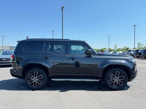 Used 2024 Lexus GX 550 w/ Accessory Package (2T) AWD/4WD image 4