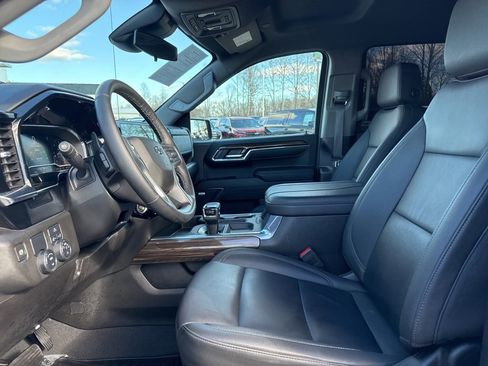 Used 2024 Chevrolet Silverado 1500 RST w/ Convenience Package II image 9