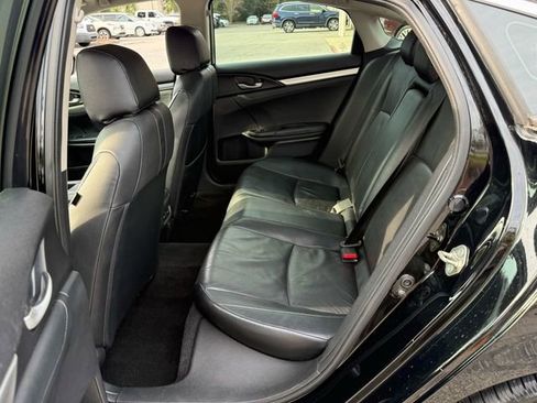 Used 2017 Honda Civic Touring image 10