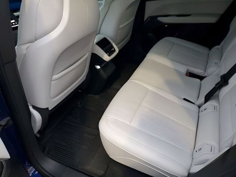 Certified 2024 Cadillac Lyriq Luxury image 20