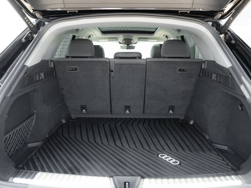 Certified 2025 Audi Q5 Premium w/ Convenience Package AWD/4WD image 23
