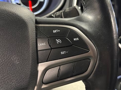 Used 2020 Jeep Cherokee Limited AWD/4WD image 25