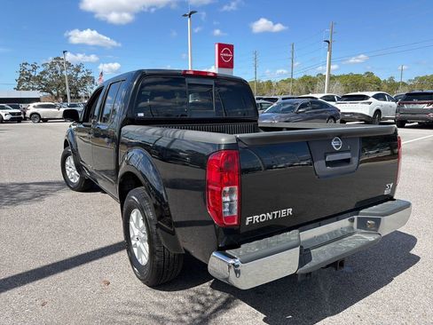 Used 2019 Nissan Frontier SV image 5