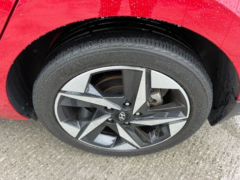 Used 2023 Hyundai Elantra SEL w/ Convenience Package image 19