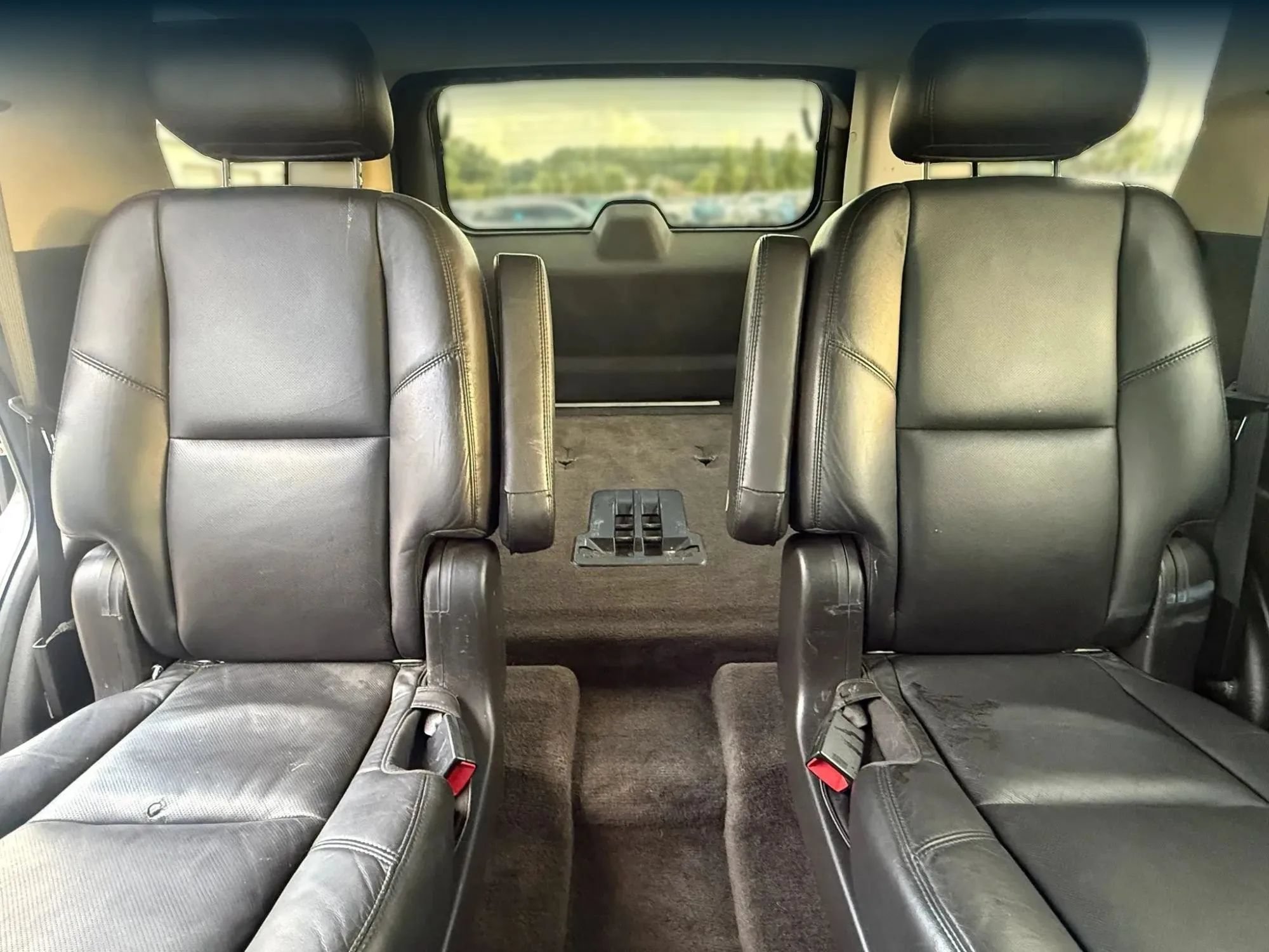 Used 2010 Cadillac Escalade AWD image 21