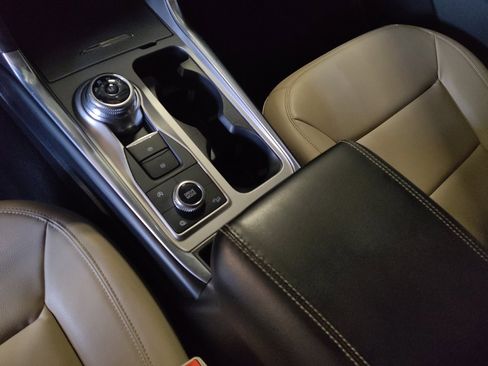 Used 2020 Ford Explorer XLT w/ Equipment Group 202A image 26