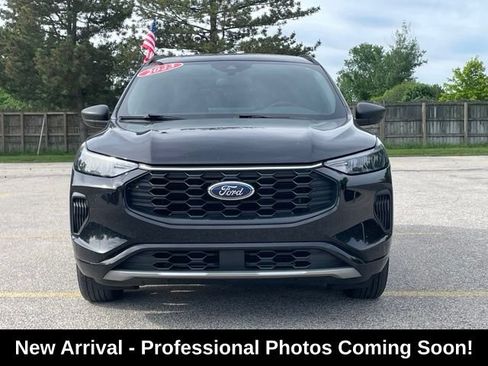 Used 2023 Ford Escape ST-Line w/ Tech Pack #1 AWD/4WD image 3
