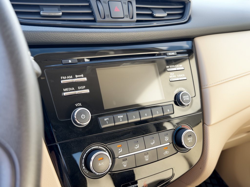 Used 2017 Nissan Rogue S FWD image 27