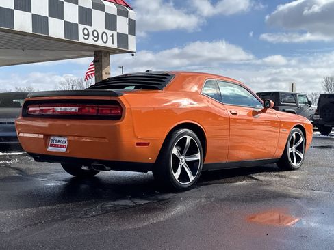 Used 2014 Dodge Challenger R/T image 11
