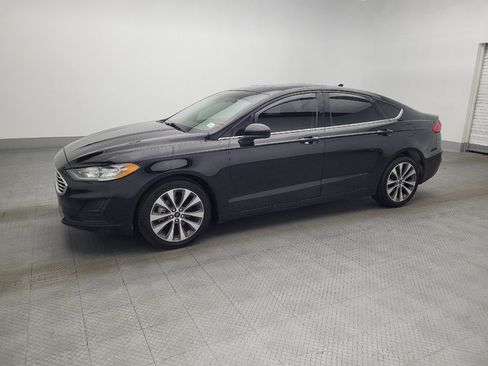Used 2020 Ford Fusion SE image 2