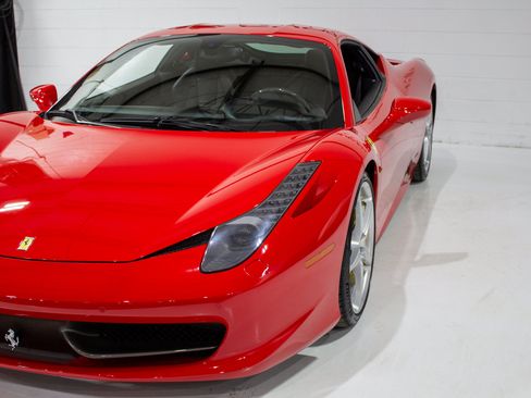 Used 2014 Ferrari 458 Italia Coupe RWD image 13