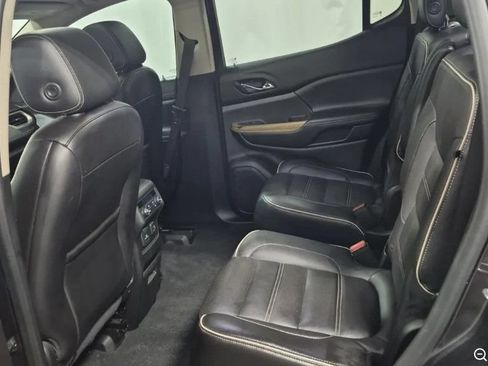 Used 2019 GMC Acadia Denali w/ Technology Package FWD image 9