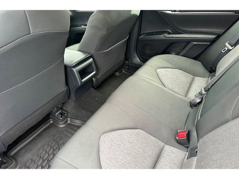 Used 2018 Toyota Camry LE w/ Convenience Package FWD image 13