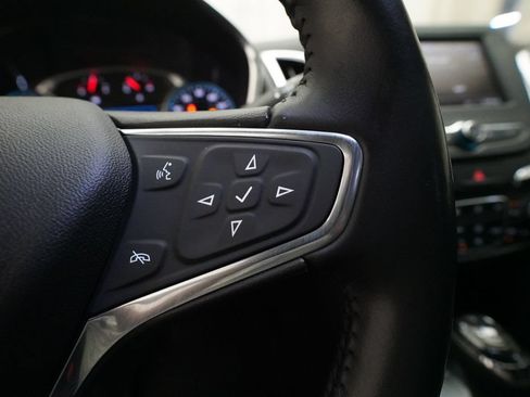Used 2020 Chevrolet Equinox LT w/ Driver Convenience Package FWD image 18
