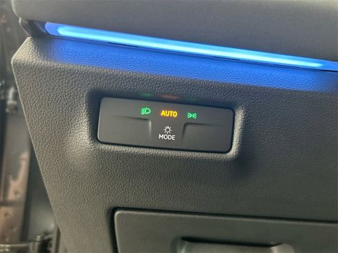 New 2026 Volkswagen Tiguan SE R-Line image 15