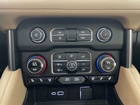 Used 2024 Chevrolet Tahoe Premier w/ Premium Package 2 image 7