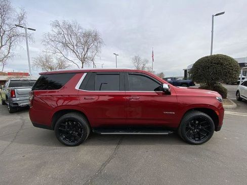 Used 2021 Chevrolet Tahoe Premier w/ Premium Package image 2