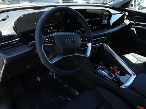 New 2025 Audi Q5 2.0T Premium Plus image 12