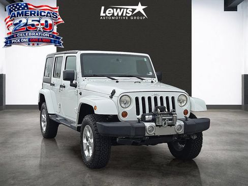 Used 2013 Jeep Wrangler Unlimited Sahara w/ Connectivity Group AWD/4WD image 6