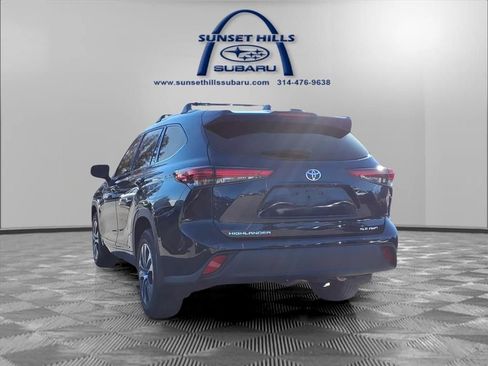 Used 2022 Toyota Highlander XLE image 24