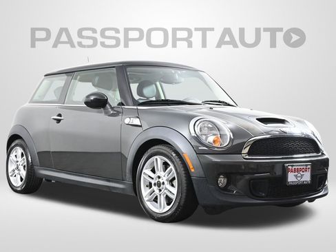 Used 2011 MINI Cooper S image 3