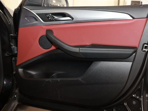 Used 2025 BMW X4 xDrive30i image 19