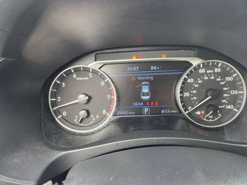 Used 2023 Nissan Altima 2.5 SV FWD image 9