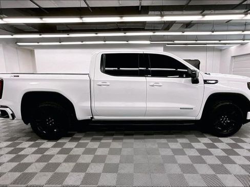 Used 2023 GMC Sierra 1500 Elevation w/ Elevation Premium Package AWD/4WD image 15