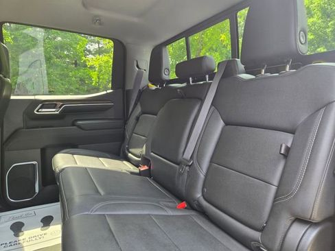 Used 2022 Chevrolet Silverado 1500 LT w/ Safety Package AWD/4WD image 18