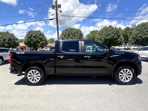 Used 2023 Chevrolet Silverado 1500 Custom image 18