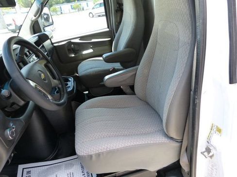 Used 2015 Chevrolet Express 3500 RWD image 35