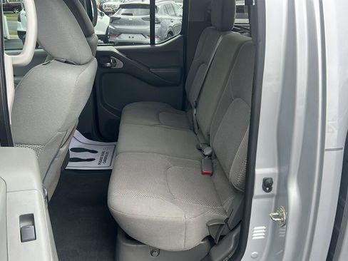 Used 2019 Nissan Frontier SV AWD/4WD image 12