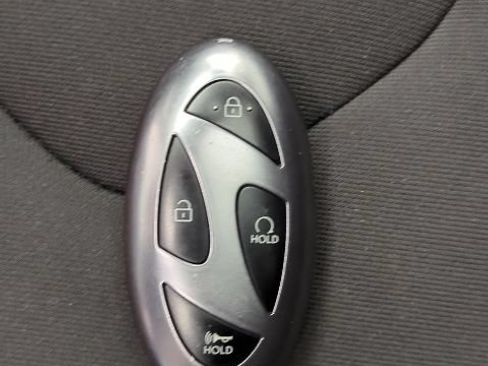 Used 2025 Hyundai Elantra SEL FWD image 30