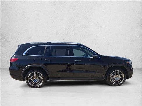 Used 2025 Mercedes-Benz GLS 450 4MATIC image 4