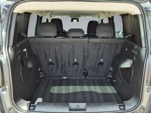 Used 2023 Jeep Renegade Latitude AWD/4WD image 12