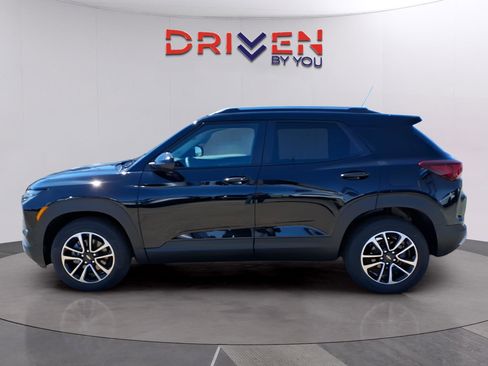 Used 2021 Kia Soul LX image 2